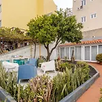 Traditional 2 Bedroom With Amazing Garden - Fiona - 26579al * ליסבון