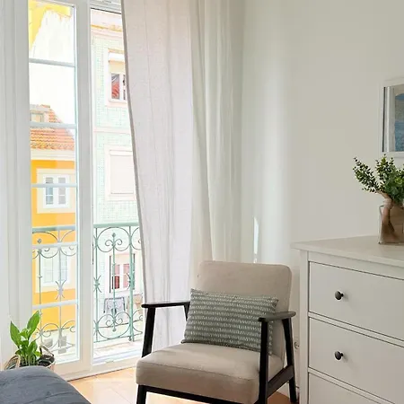 Fiona's - Traditional 2 Bedroom With Amazing Garden *