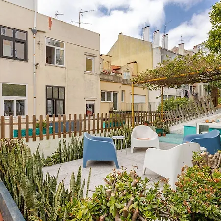 Fiona's - Traditional 2 Bedroom With Amazing Garden