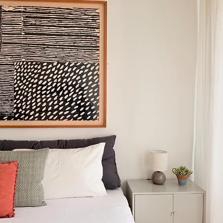 Fiona's - Traditional 2 Bedroom With Amazing Garden Apartmán *