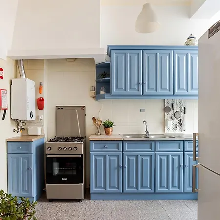 Fiona's - Traditional 2 Bedroom With Amazing Garden Apartmán