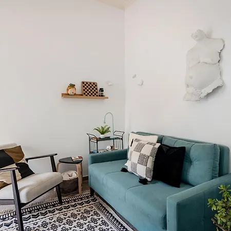 Fiona's - Traditional 2 Bedroom With Amazing Garden Apartmán *