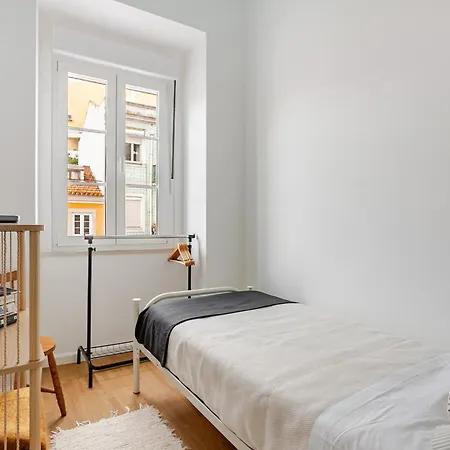 Fiona's - Traditional 2 Bedroom With Amazing Garden * Lisboa