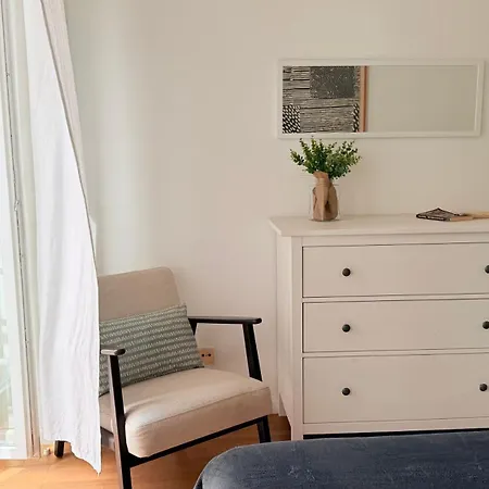 Fiona's - Traditional 2 Bedroom With Amazing Garden